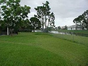 5th image of 101 Honeywood Ct