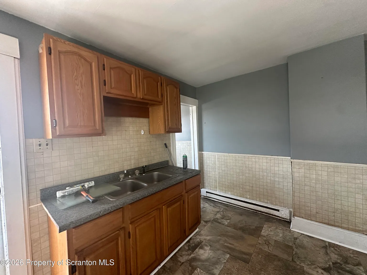 2 bed, 1.0 bath, 600 sqft, $950 — Photo 2