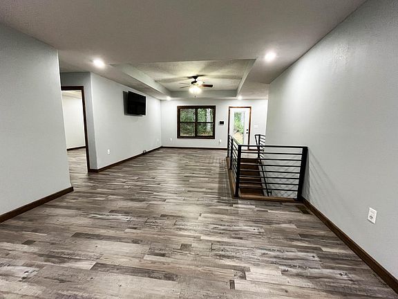 3rd image of 207 Juniper Avenue