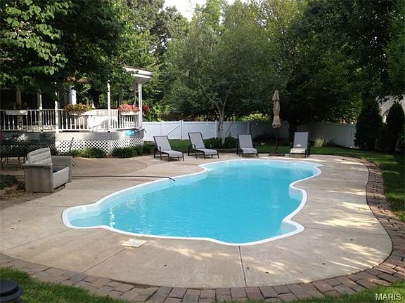 5th image of 13643 Amiot Dr