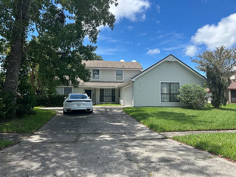 2216 Aztec Dr W — Photo 2