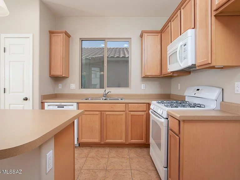 12073 W Hailey Ln — Photo 4