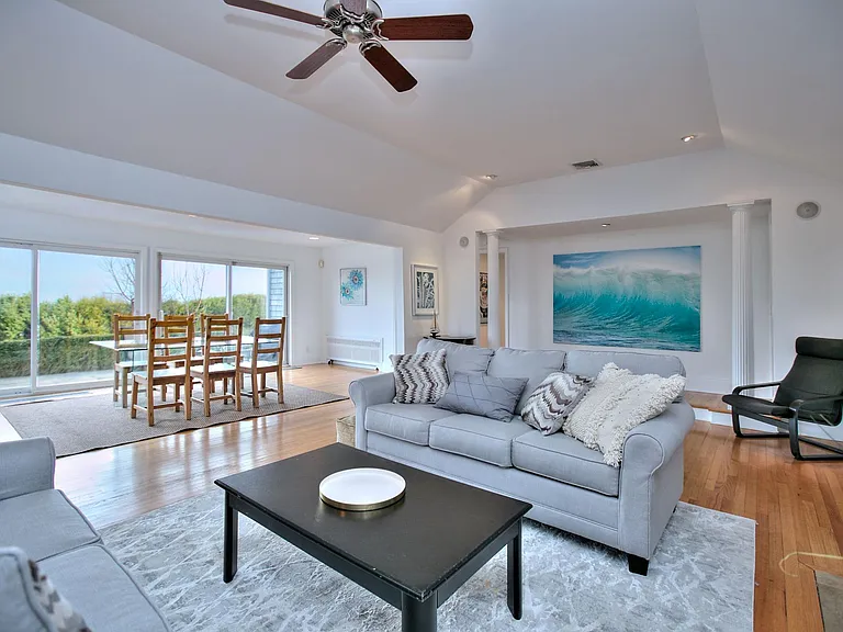 19 Bluewater Hl — Photo 9