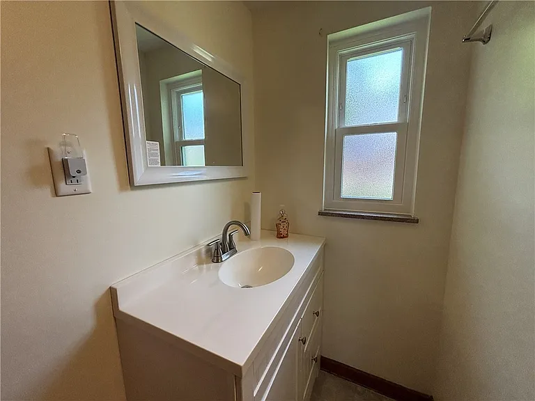 809 Carbon Rd — Photo 34