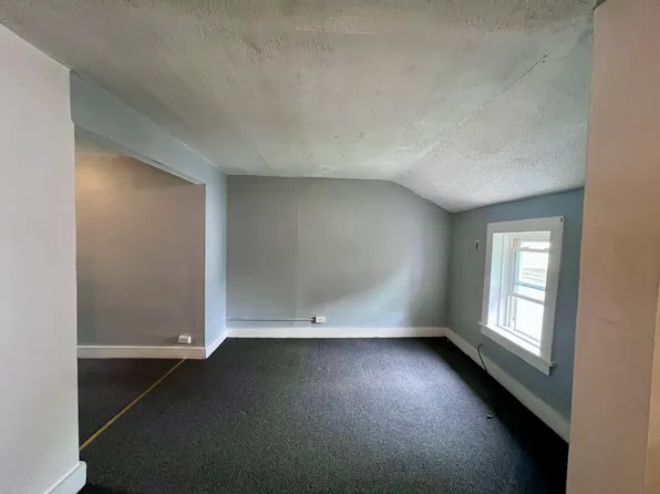 (undisclosed Address), Fulton, NY 13069