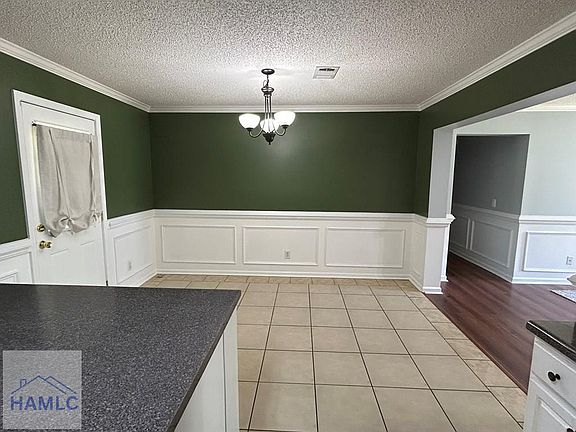 3rd image of 121 Calico Ct