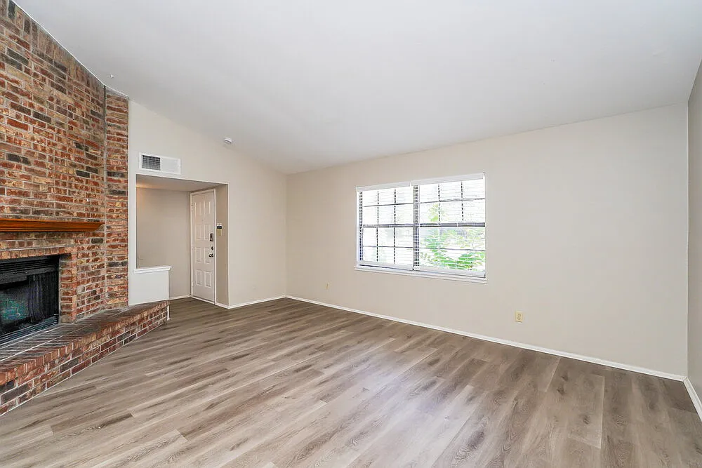 3 bed, 2.0 bath, 1700 sqft, $1,760 — Photo 4