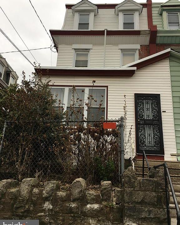 2nd image of 5230 N Front St
