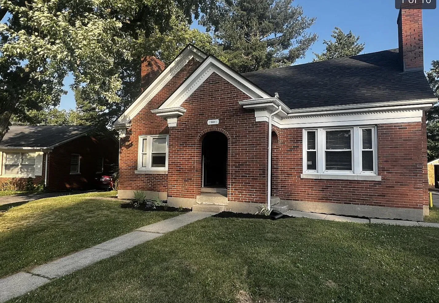 3 bed, 1.5 bath, 3238 sqft, $1,600 — Photo 1
