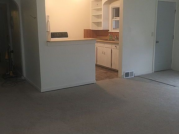 Front living 