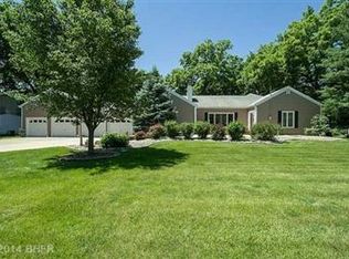 1660 NW 75th St, Clive, IA 50325