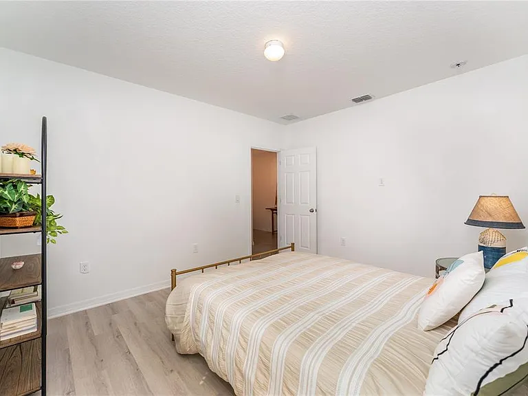 573 Vista Villages Blvd — Photo 32