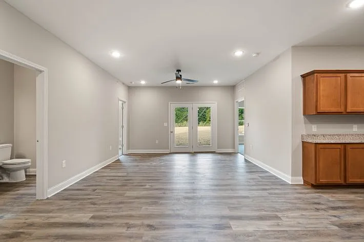 Adelyn Apartments — Photo 3