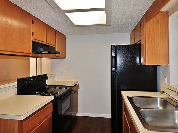 4th image of 5553 Greatpine Ln N