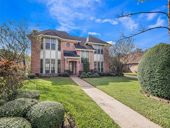 3rd image of 2719 Glenn Lakes Ln