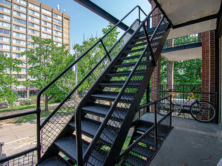 710710 Leland Ave #2N — Photo 35