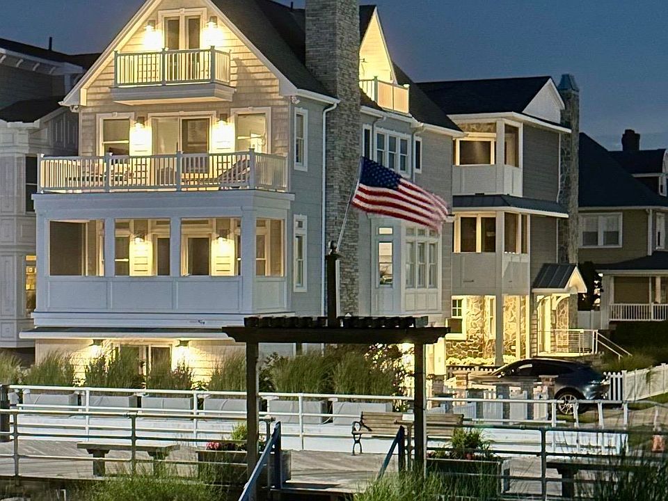 1st image of 146 S Ridgeway Ave