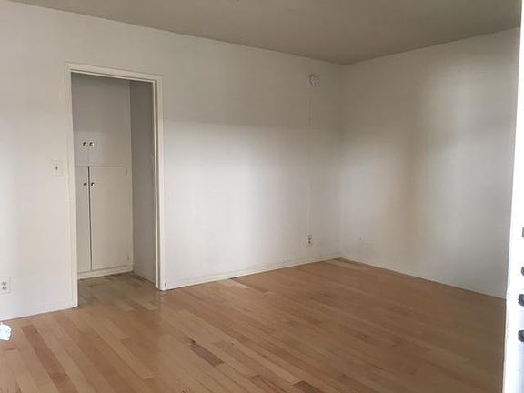 2nd image of 3743 McLaughlin Ave