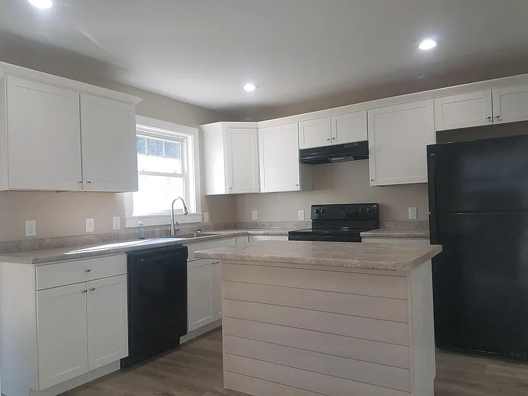 921 Bee Tree Rd — Photo 3