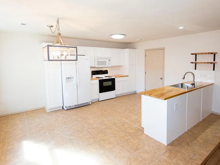 2353 W Skyler Dr — Photo 6
