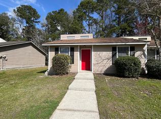 419 Admirals Walk Dr, Saint Marys, GA 31558