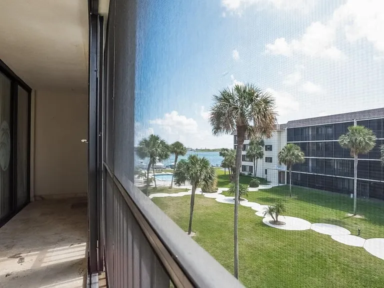 2424 N Federal Hwy #309 — Photo 1
