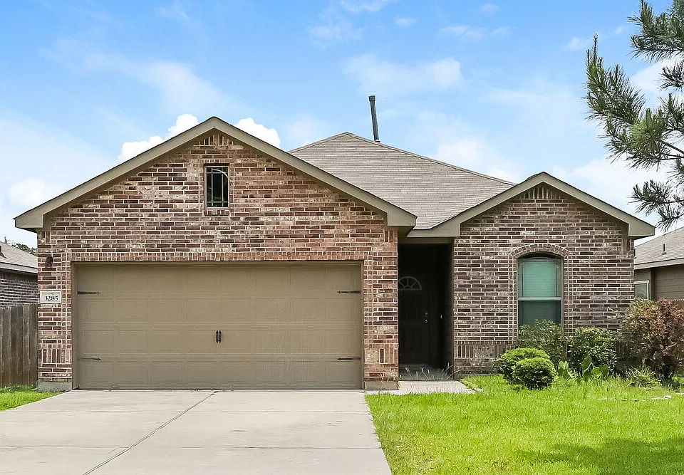 3285 Waukegan Rd