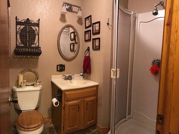 Guest  3/4 bathroom upstairs