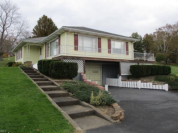 2nd image of 1747 Pleasant Valley Rd NE