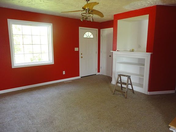 3rd image of 740 Smith Rd
