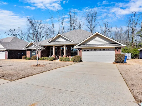 145 Golden Meadows Dr, Alabaster, AL 35007
