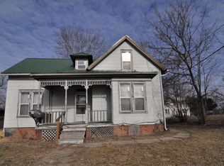 821 Locust St, Boonville, MO 65233