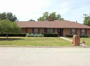 100 Crosse Pointe Dr, Lockhart, TX 78644