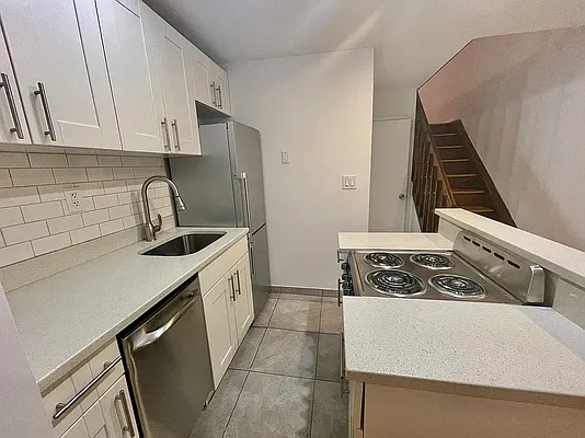 Rented by Maidman Realty Group LLC | media 1