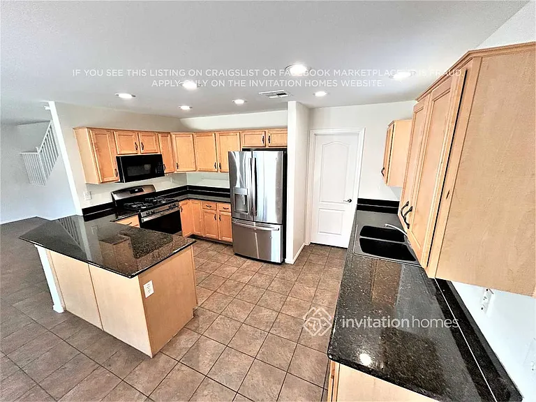 2246 E Bowker St — Photo 4