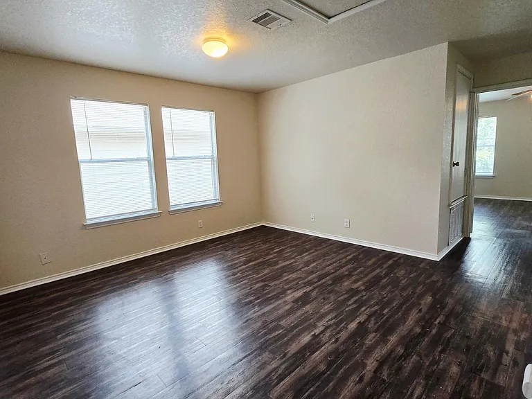 8015 Thicket Pass — Photo 13