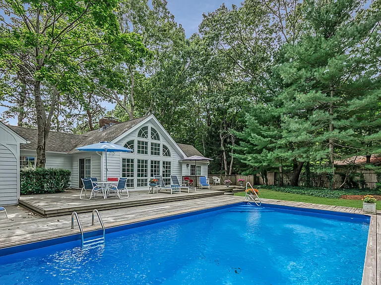 39 Roxbury Ln — Photo 9