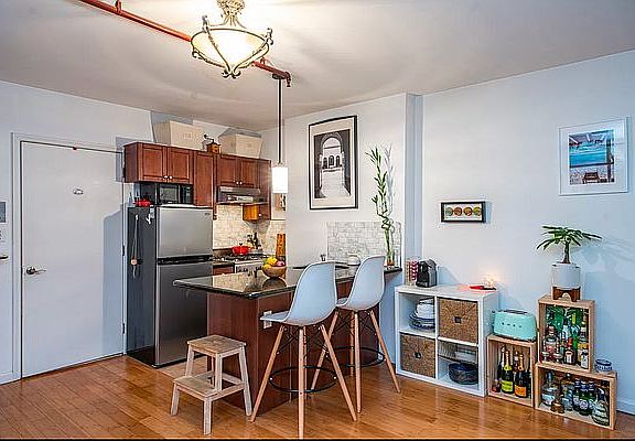 3rd image of 312 W 101st St APT 2