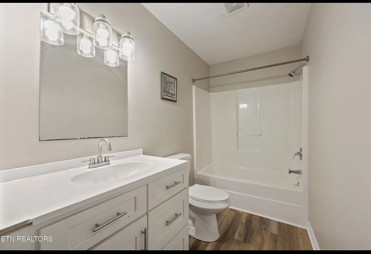 3 bed, 1462 sqft, $2,000 — Photo 4