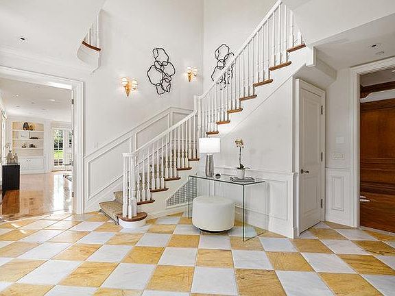 3rd image of 15 Bridle Ct