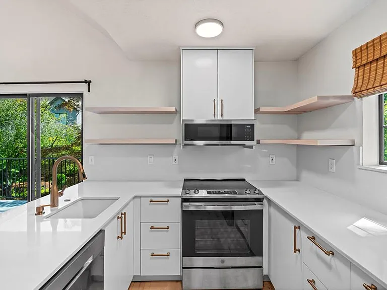 4000 Carman Dr #G108 — Photo 13