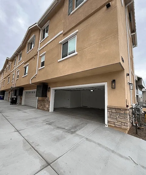 7250 Lotus Ave — Photo 2