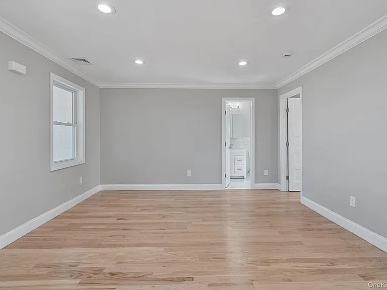 7600 Main Rd #1B — Photo 8