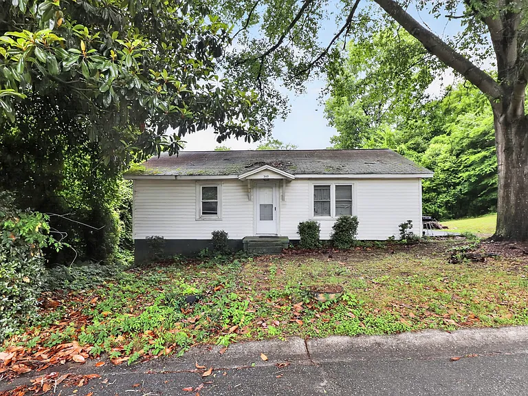 340 Clay St — Photo 3