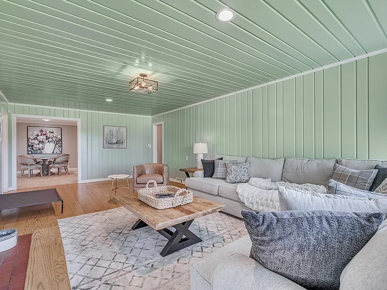 1516 E Britton Rd — Photo 10