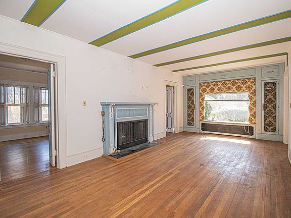 5th image of 216 Lakeview Ave E