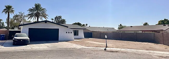 1927 E 26th Pl
