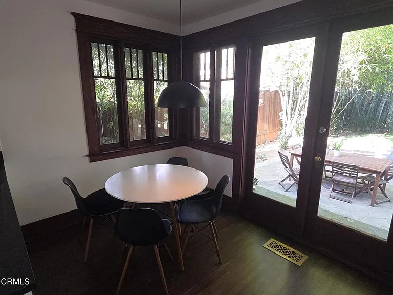 126 N Meridith Ave — Photo 8