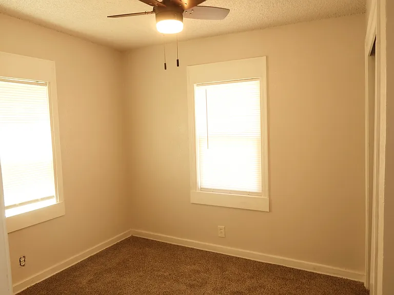 3945 E Madison Ave — Photo 13