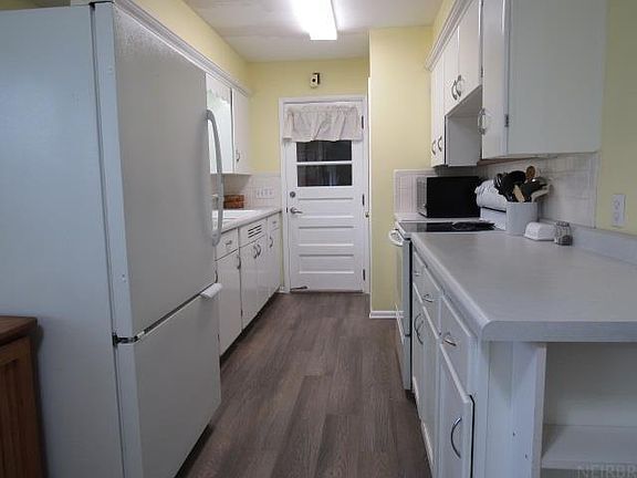 2nd image of 104 W South St